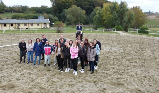 Studenti Veleučilišta na vježbama iz kolegija Konji i konjički sport