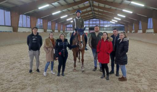 Studenti Učilišta na vježbama iz predmeta Konji i konjički sport